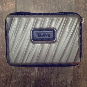 Tumi | Delta First Class Hard Shell